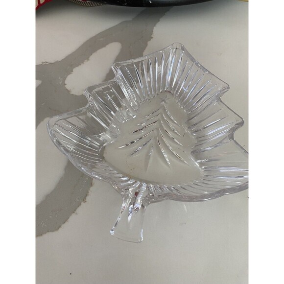 Vintage Mikasa Glass Christmas Bowls.  2 Holiday Vintage Glass Bowls. - Picture 3 of 5